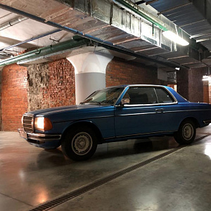 Автомобиль Mercedes W123 coupe