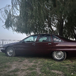 Автомобиль Chevrolet Caprice 1992 года